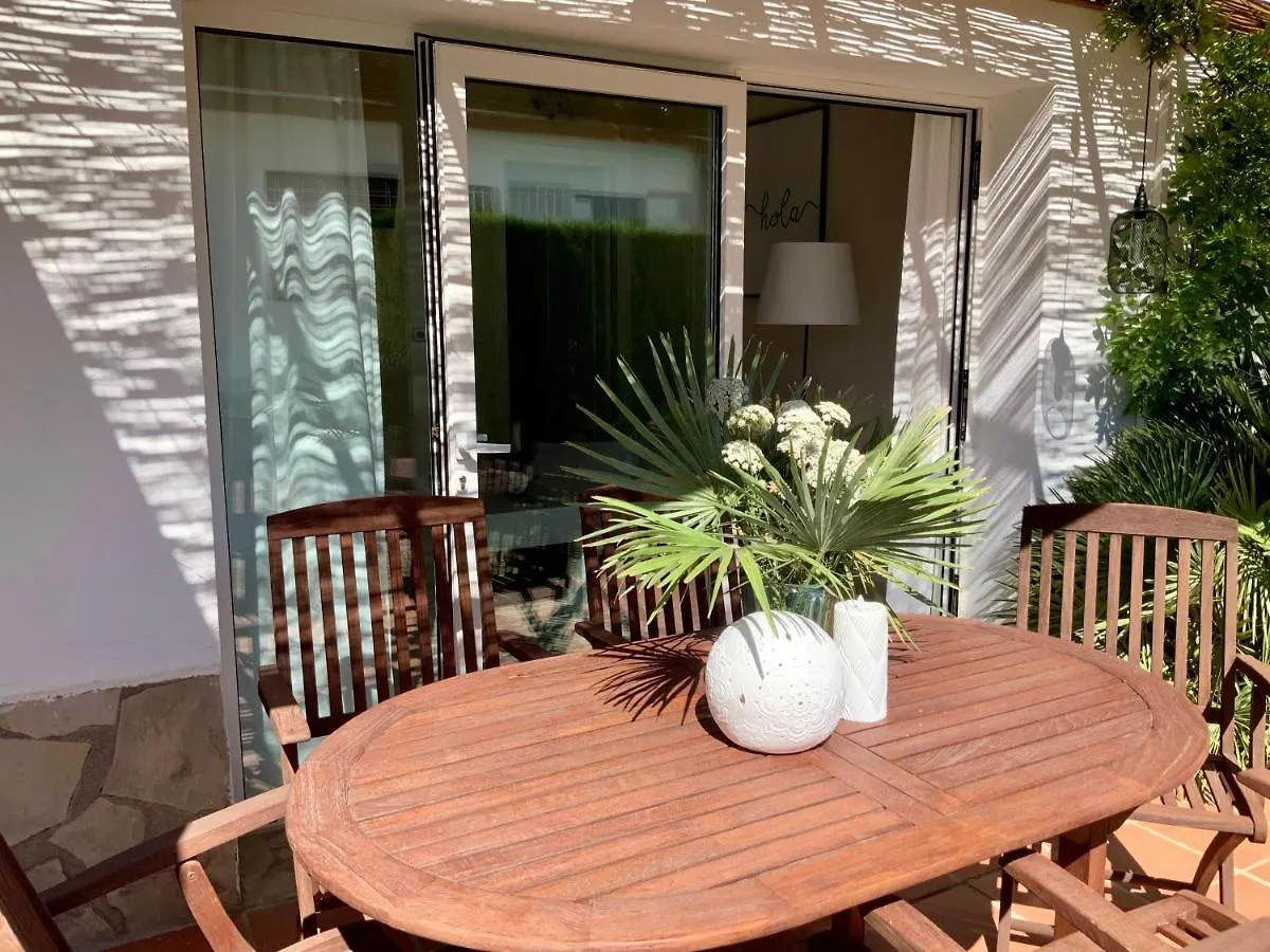 Daire Studios Coll, Terrace & Pool Sant Marti d'Empuries İspanya